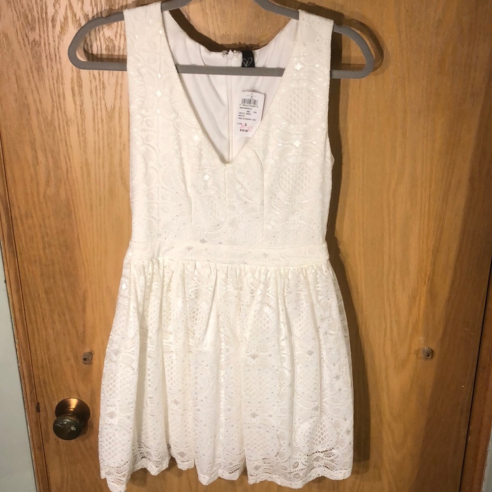 NWT Windsor white lace sleeveless dress